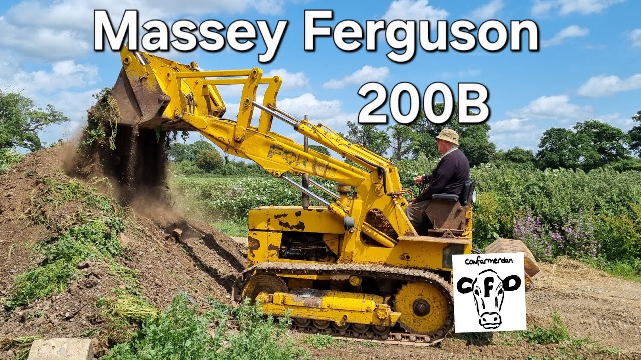 Vintage Thursday. Massey Ferguson 200B.