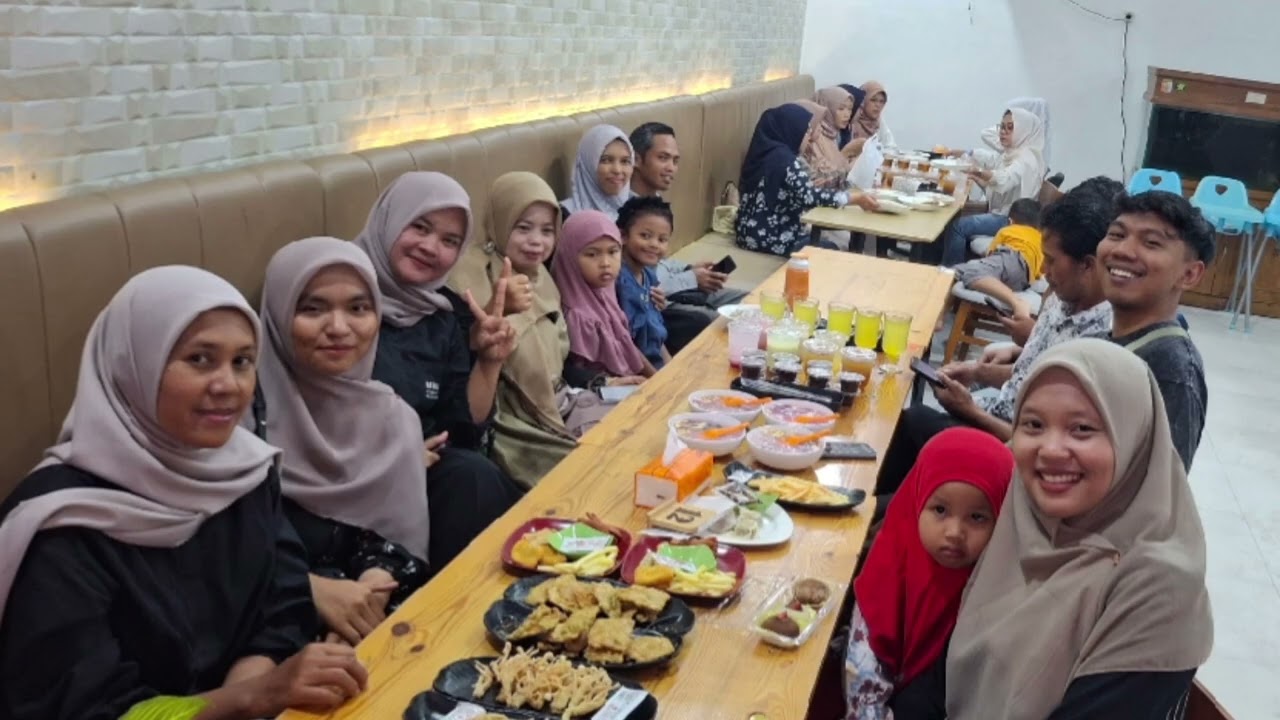 Slice of moments with Bu Ginarti 