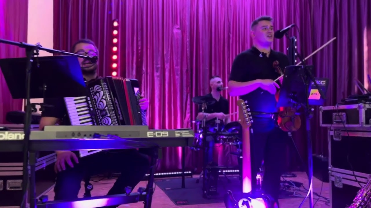 LUKRATIV kapela ​⁠