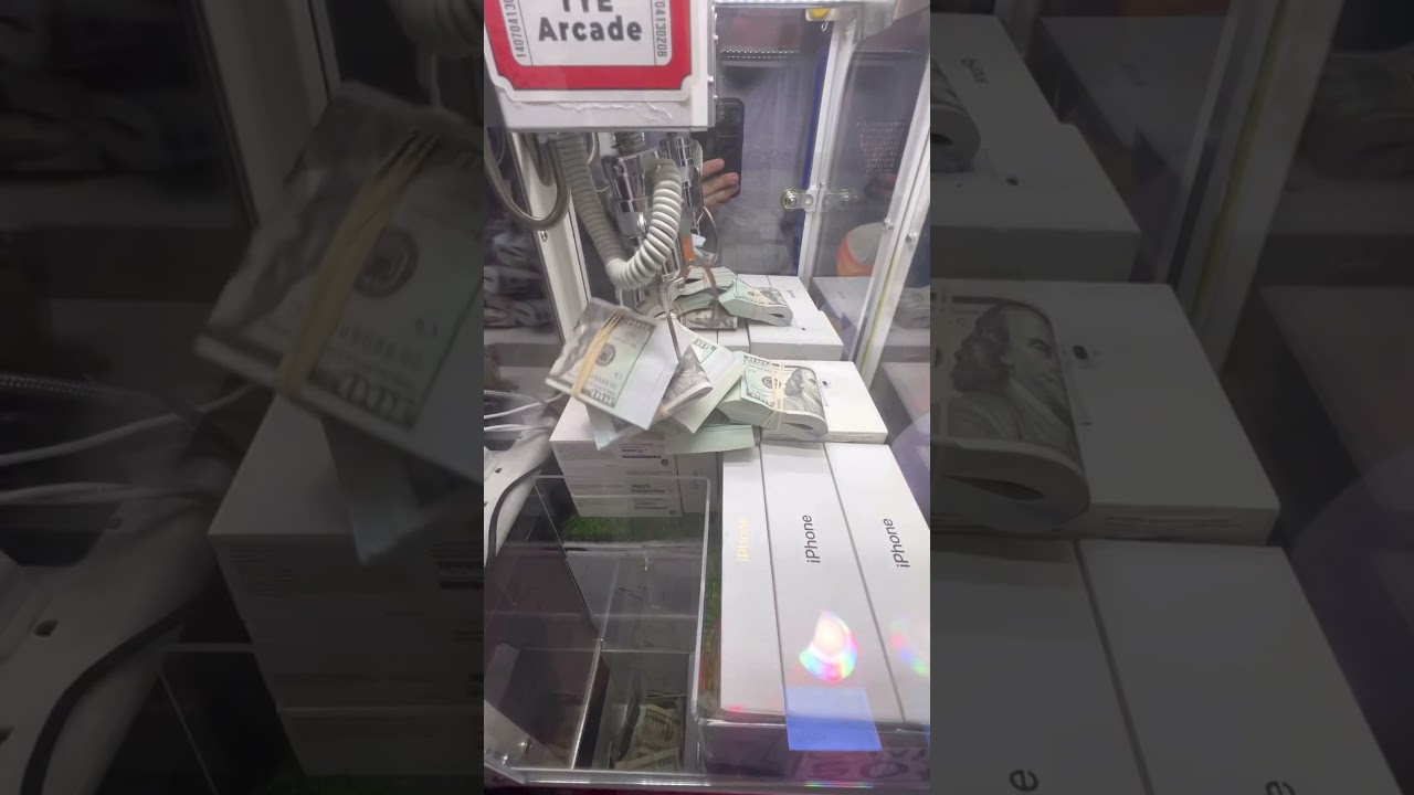 Easy Money Claw Machine Wins 🤑 #shorts #arcade #clawmachine #lifehacks