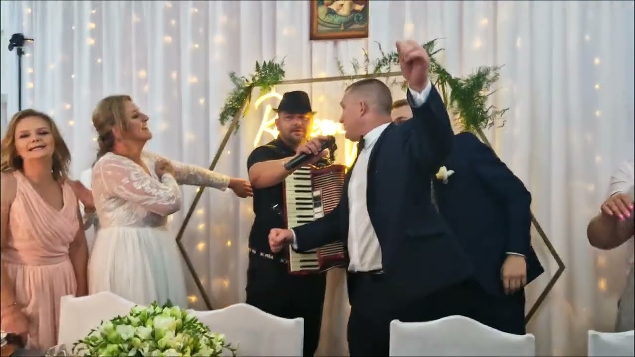 Ale Bomba u Dominiki i Dominika/ Foto Górczyńscy/ Delfin Stromiec/Bomba