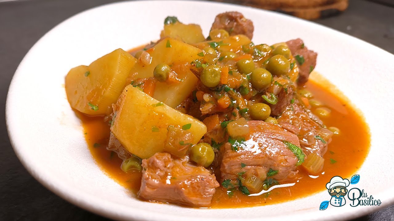 Spezzatino con patate e piselli - tenero da sciogliersi in bocca