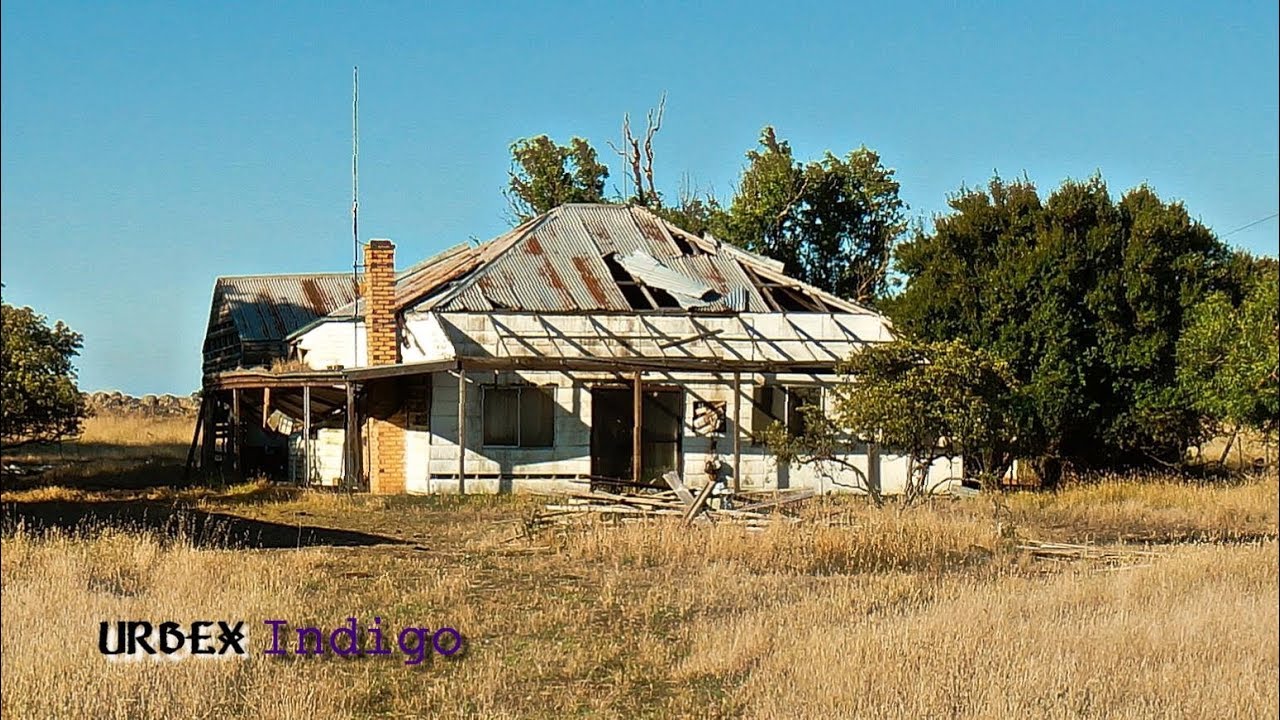 Abandoned- Old Farm House eerie and desolate! A family abandoned this place 20 years ago