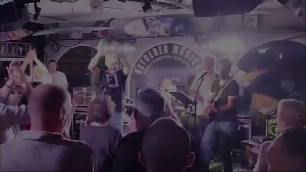 Ap&eacute;rock Caf&eacute;
