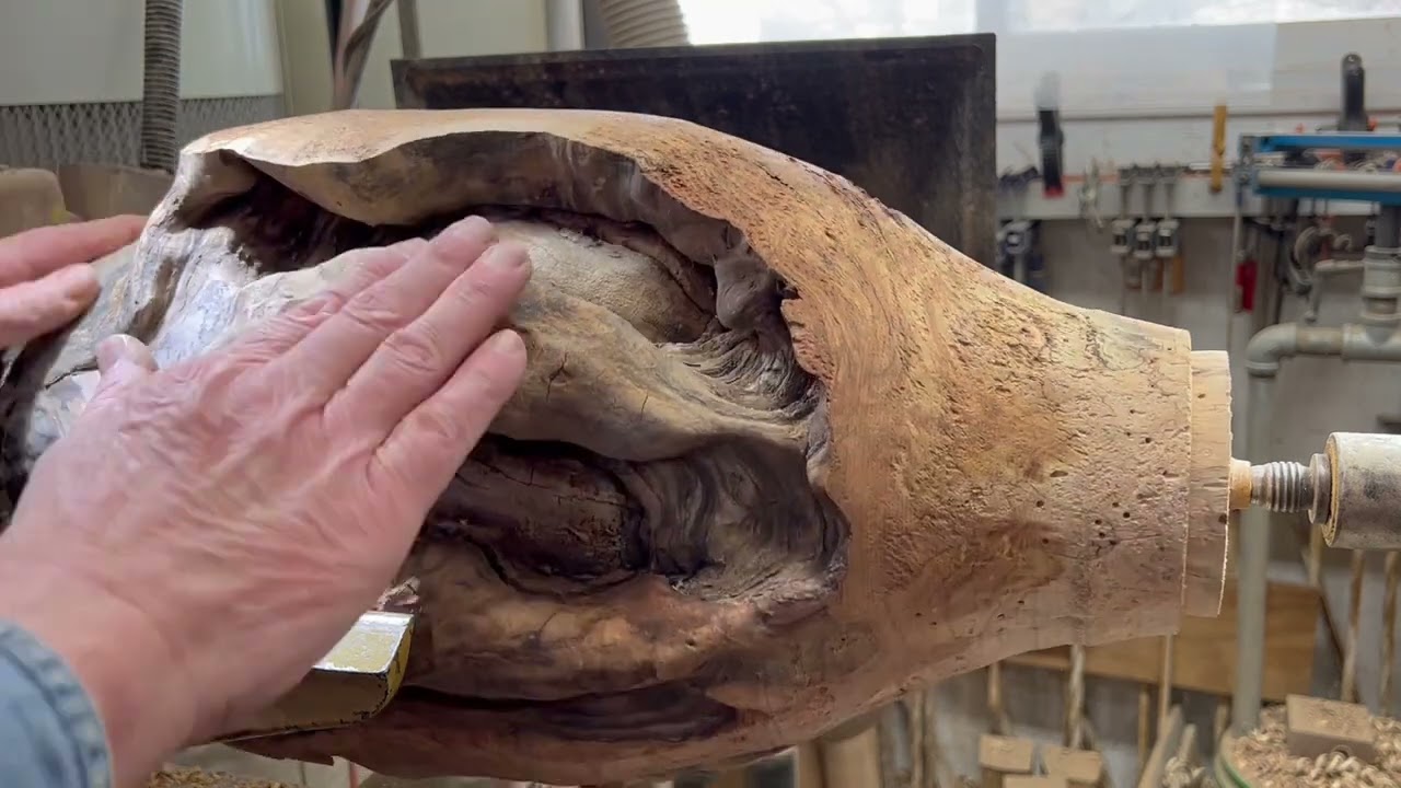 Turning a Hickory Burl into a beautiful Hollow Form