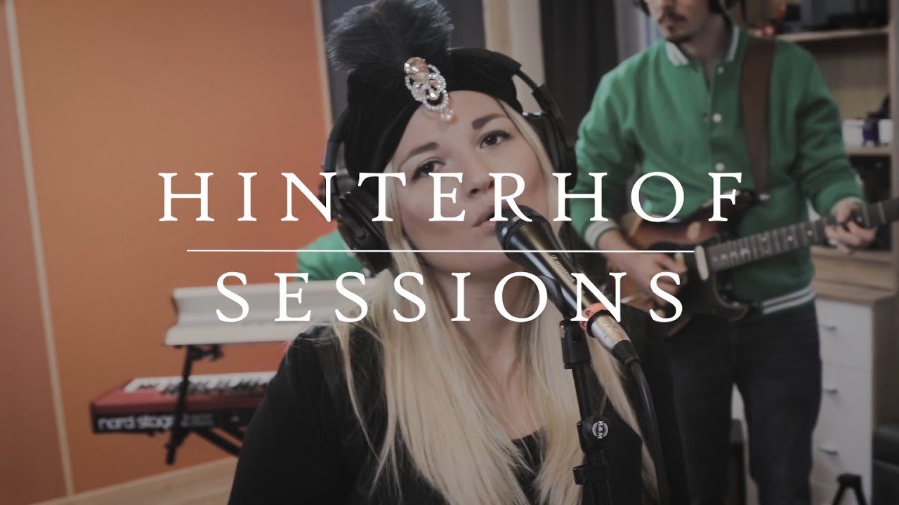 Mel Vee - Give | Hinterhof Sessions