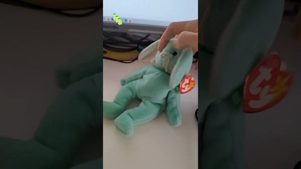 Retired Original TY Beanie  Baby HIPPITY June 1 1996  Green Bunny Rabbit