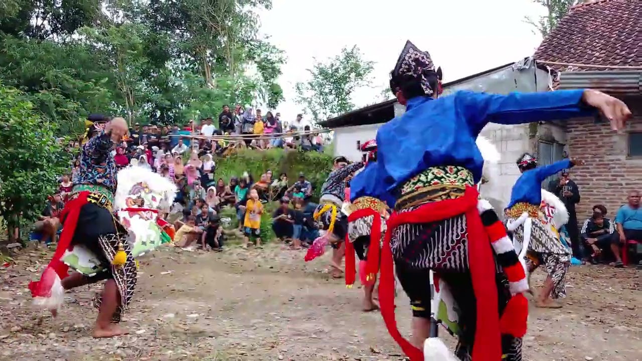 Ebeg langgeng Budoyo Cemara Asih live dk.bodeh ds.grenggeng kec.karanganyar kab.kebumen