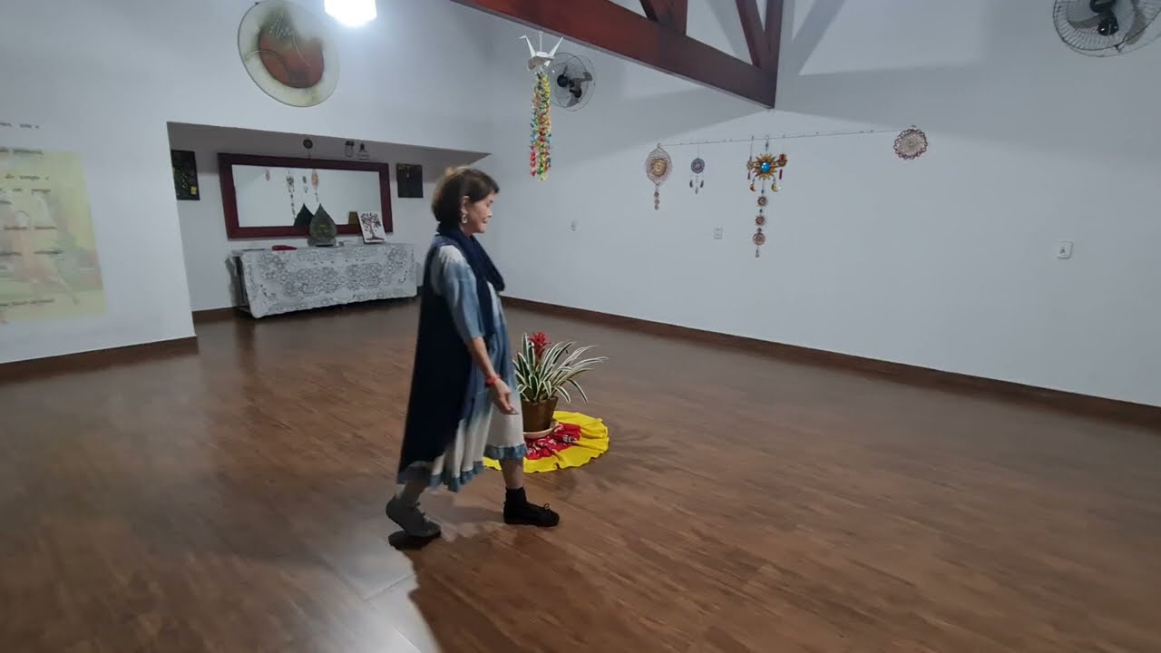 Witch Hazel | Ria Hildebrand | Dan&ccedil;ando com Sonia Lima