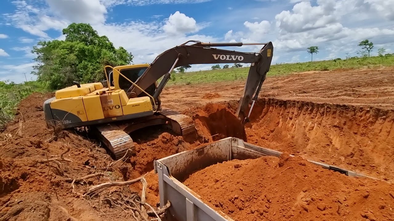 escavadeira volvo no carregamento!