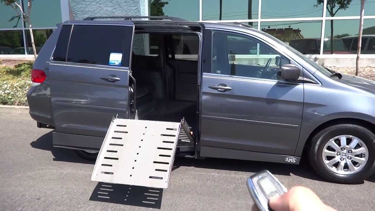 2010 Honda Odyssey with Power Side Entry Wheelchair Ramp