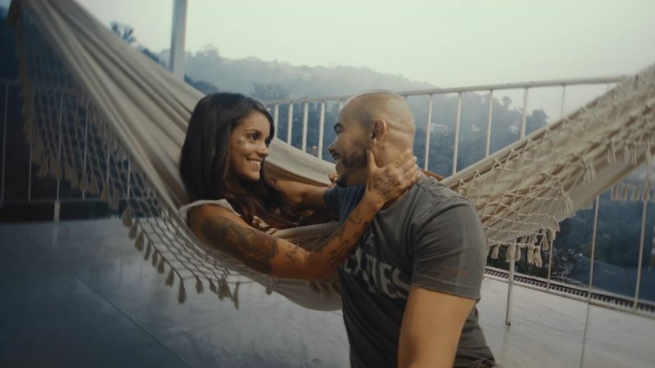 CHININHA - CASO DE EMERG&Ecirc;NCIA (Clipe Oficial)