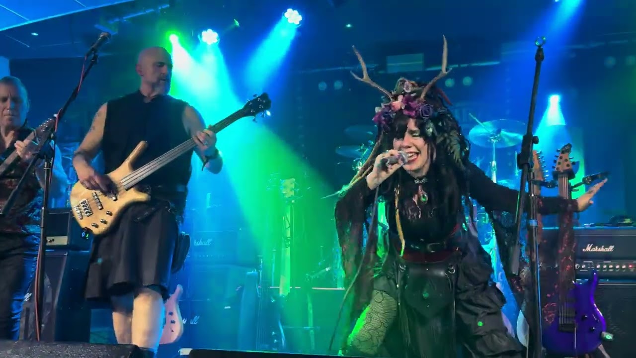 Spriggan Mist perform When Stars Collide