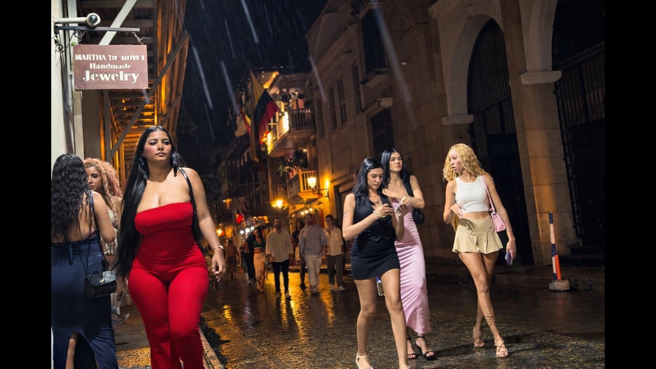 🎬 Cartagena Street Music at Night 🇨🇴 Latin Energy