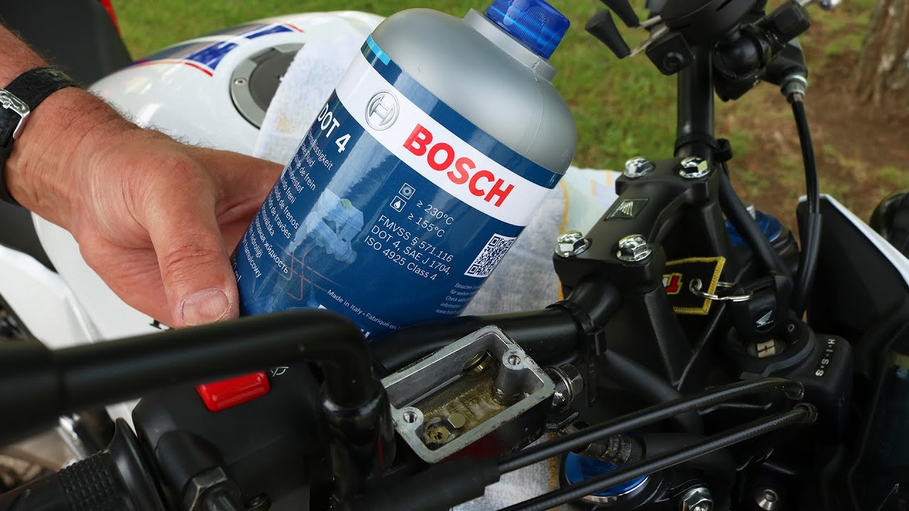 Honda CB500F - Brake Fluid Change