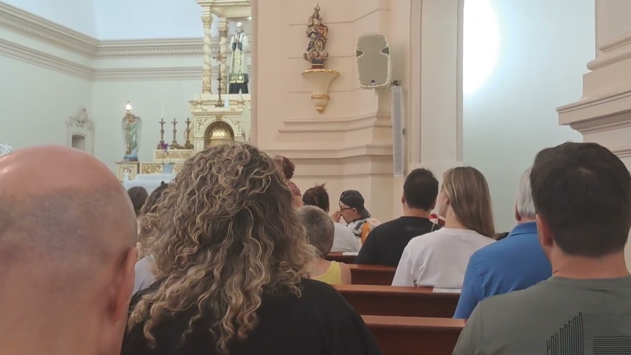Missa com minha mae malu na  paroquia sao joao maria vianney parte 2