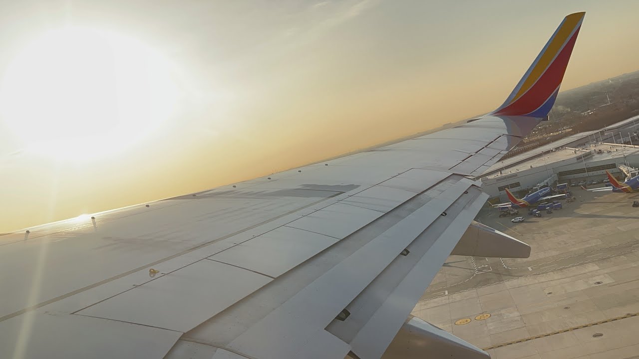 Sunrise Takeoff | Southwest Airlines | Boeing 737-700 | Chicago