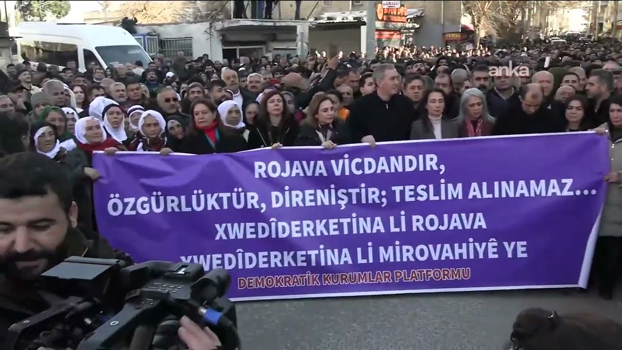 DEM Parti, Suriye’de yaşananlar için protesto yürüyüşü düzenleniyor / Mardin #Canlı