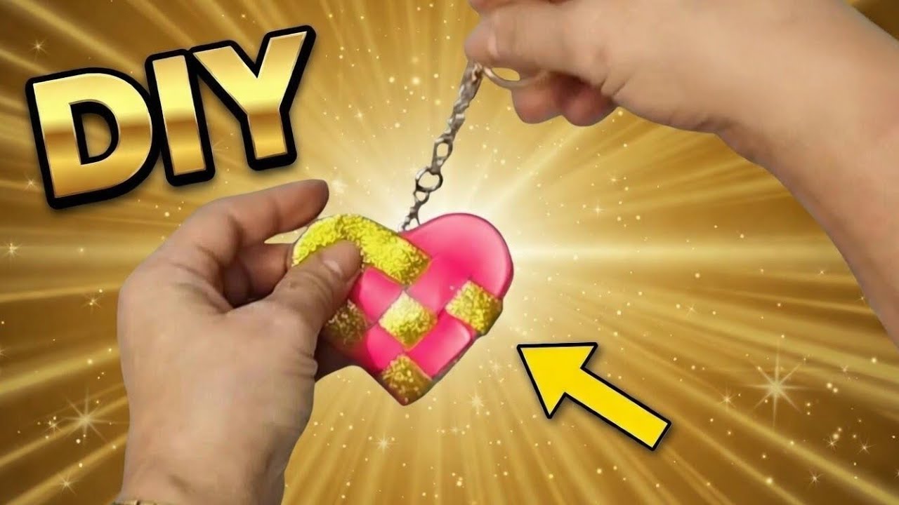 DIY - МИЛЫЙ БРЕЛОК В ВИДЕ СЕРДЦА ИЗ ФОАМИРАНА за 10 минут♥️ 