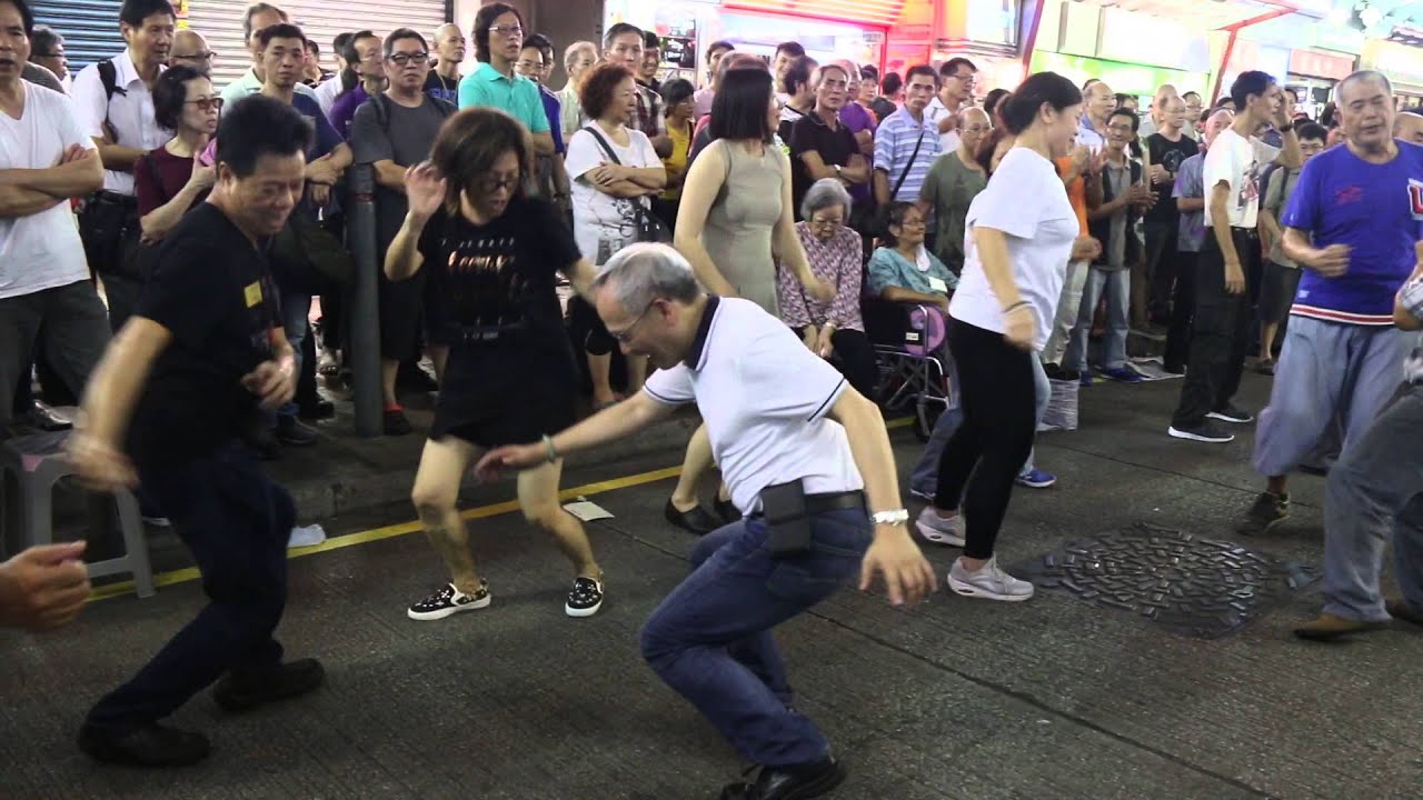 Oh Carol + The young ones + I Saw Her Standing There/一心想玉人-- 3L樂隊Hong Kong香港街頭音樂會150701
