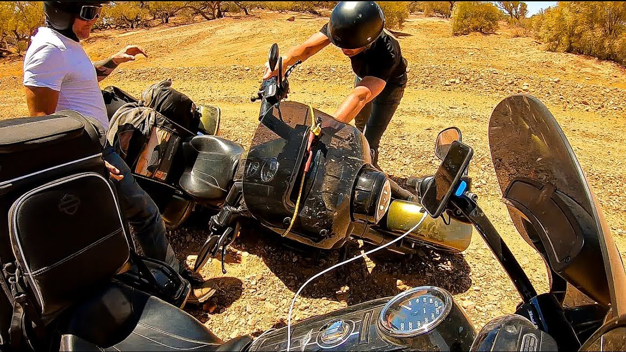 BRUTAL HARLEY RIDE FROM OODNADATTA to WILLIAM CREEK