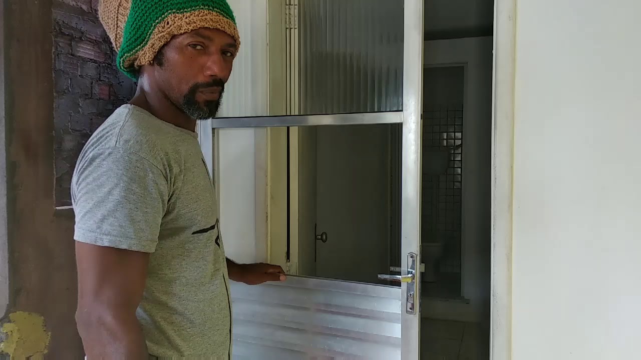Como trocar vidro de portas de alumínio.