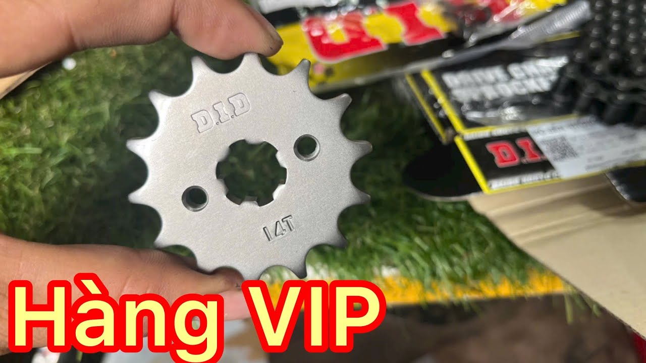 В наличии полный ассортимент высококачественных комплектов звездочек и цепей.