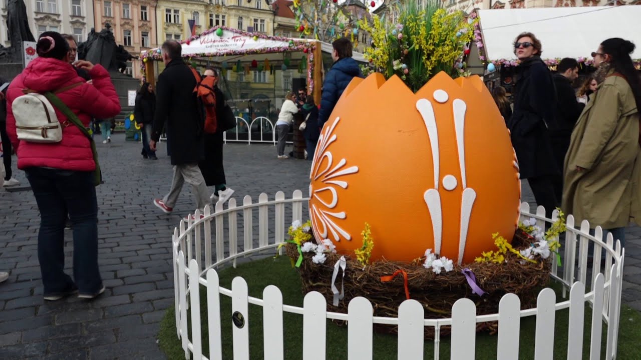 Největší velikonoční trhy odstartovaly: Praha láká na květinovou výzdobu a bohatý kulturní program