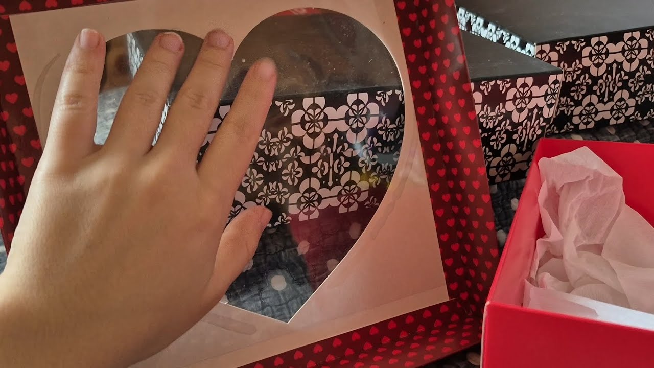 ASMR com caixas que eu vou jogar fora! 🛍 Tapping, sons de embrulhos... bem delicadinho #asmrcaseiro 