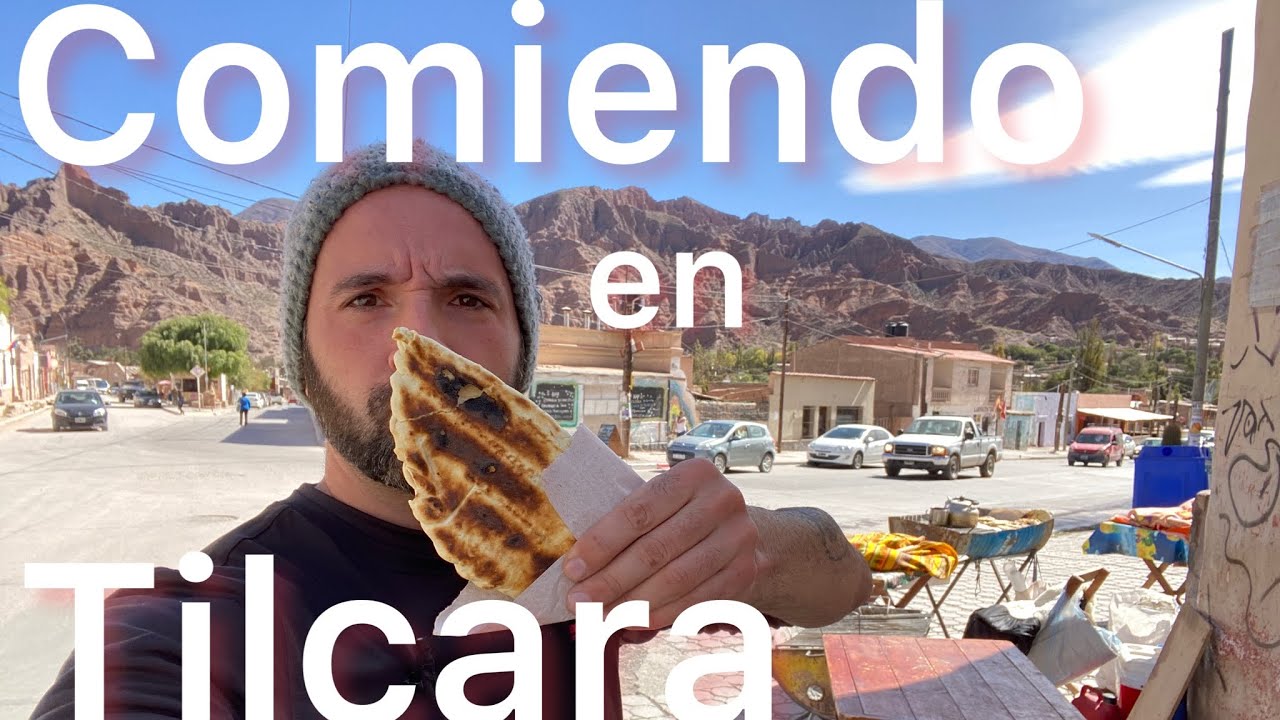 Probando la comida de los mercados de Tilcara ( Jujuy )
