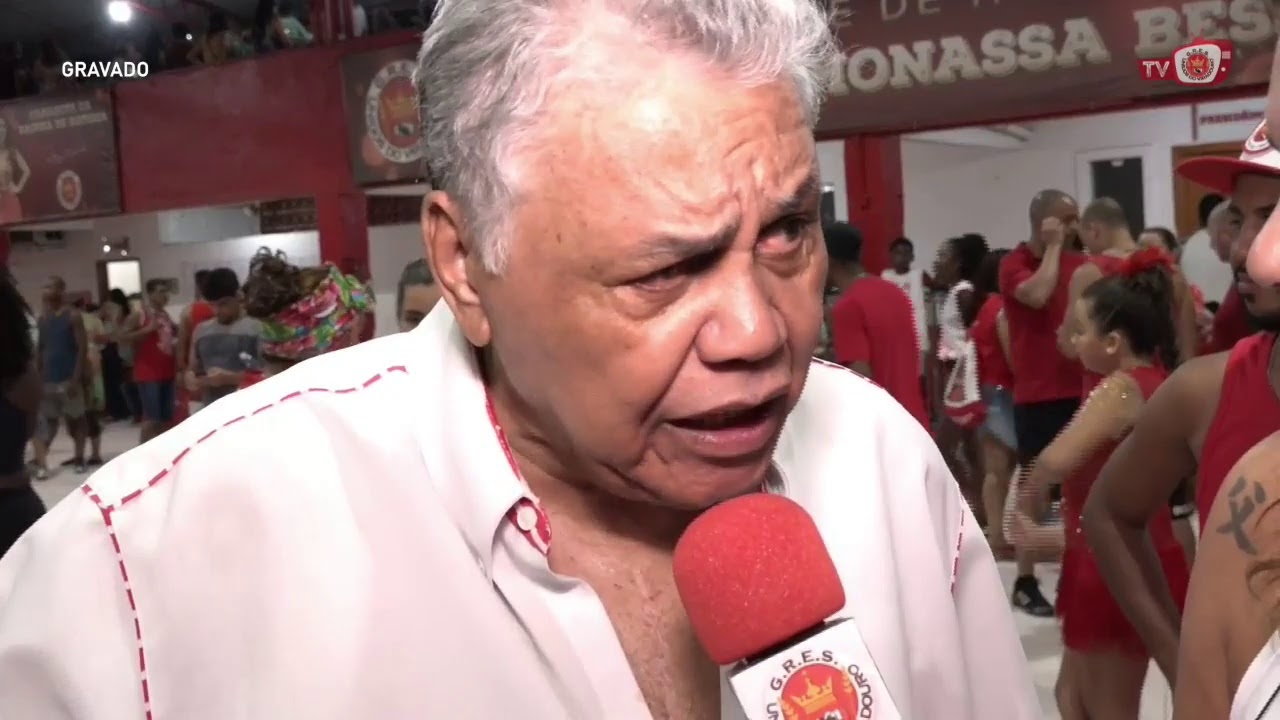 Dominguinhos do Estácio faz todo mundo chorar em ensaio da Viradouro