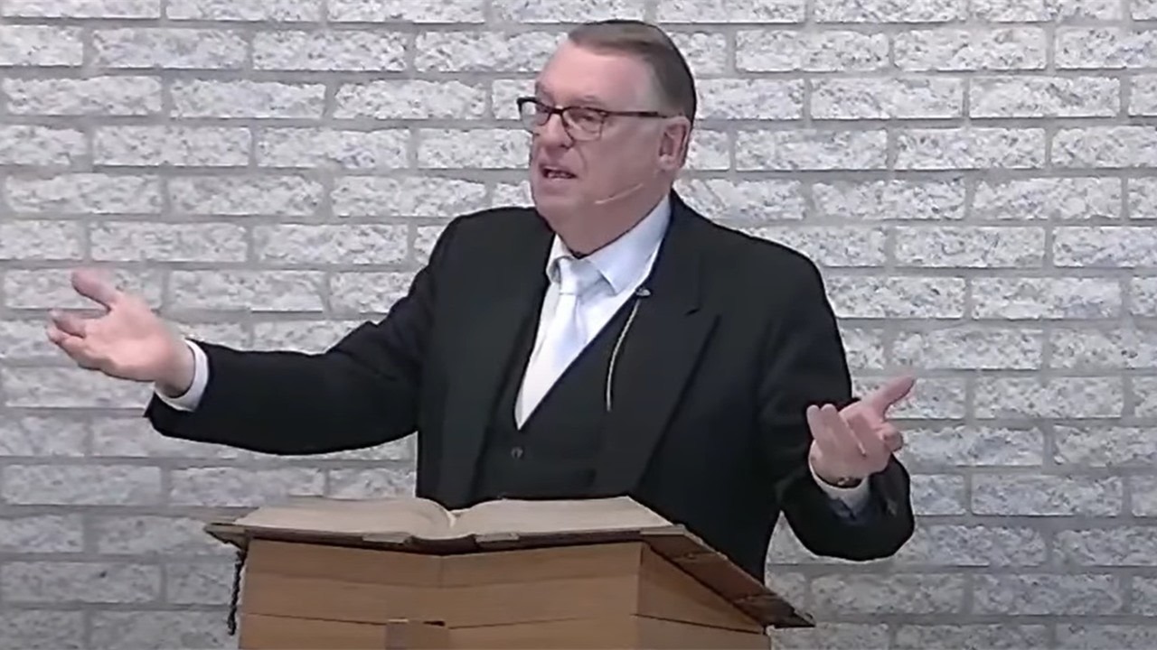 Kun je zwart verdiend geld wit wassen in de collectezak?