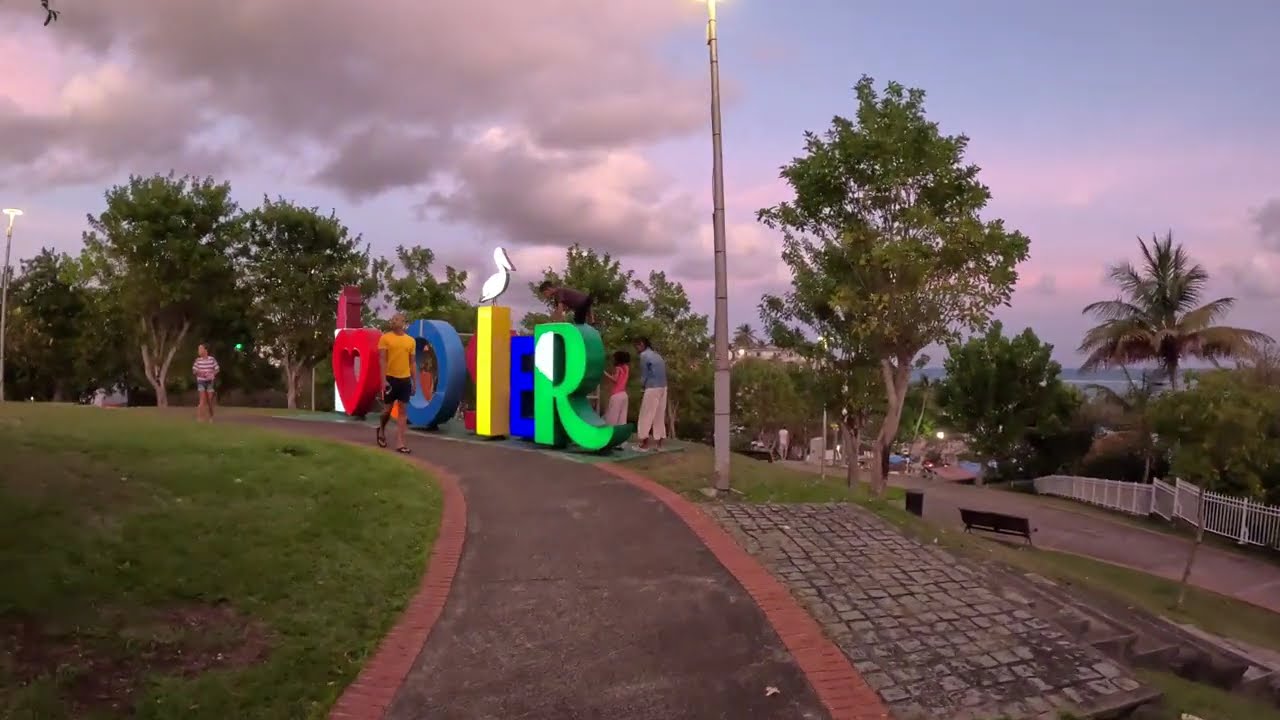 Walking in Le Gosier, Guadeloupe on a relatively quiet Thursday evening (Part 2 of 2)