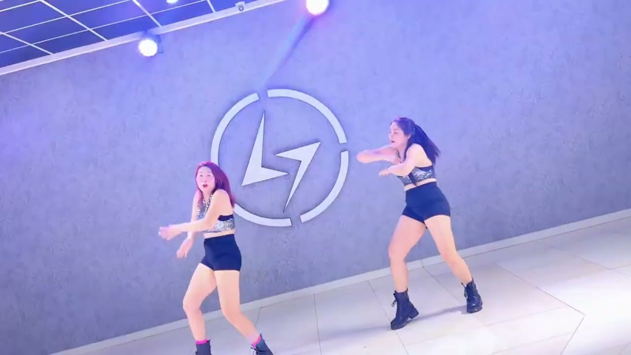 Hạt mưa vương vấn/ Biên Đạo Trang Ex/ Vy Hằng Danfitness