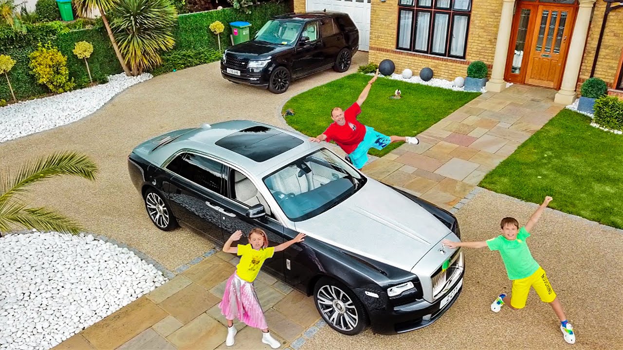 Кто последний отпустит руку от  Rolls Royse получит все о чем мечтает