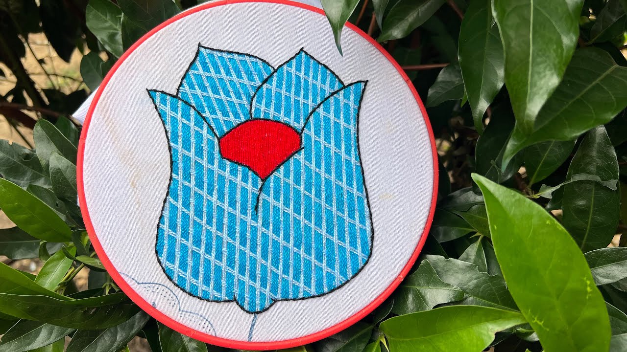 PUNTADA FACIL PARA UN TULIPAN 🌷 Como bordar un tulipan @Bordadosboni 