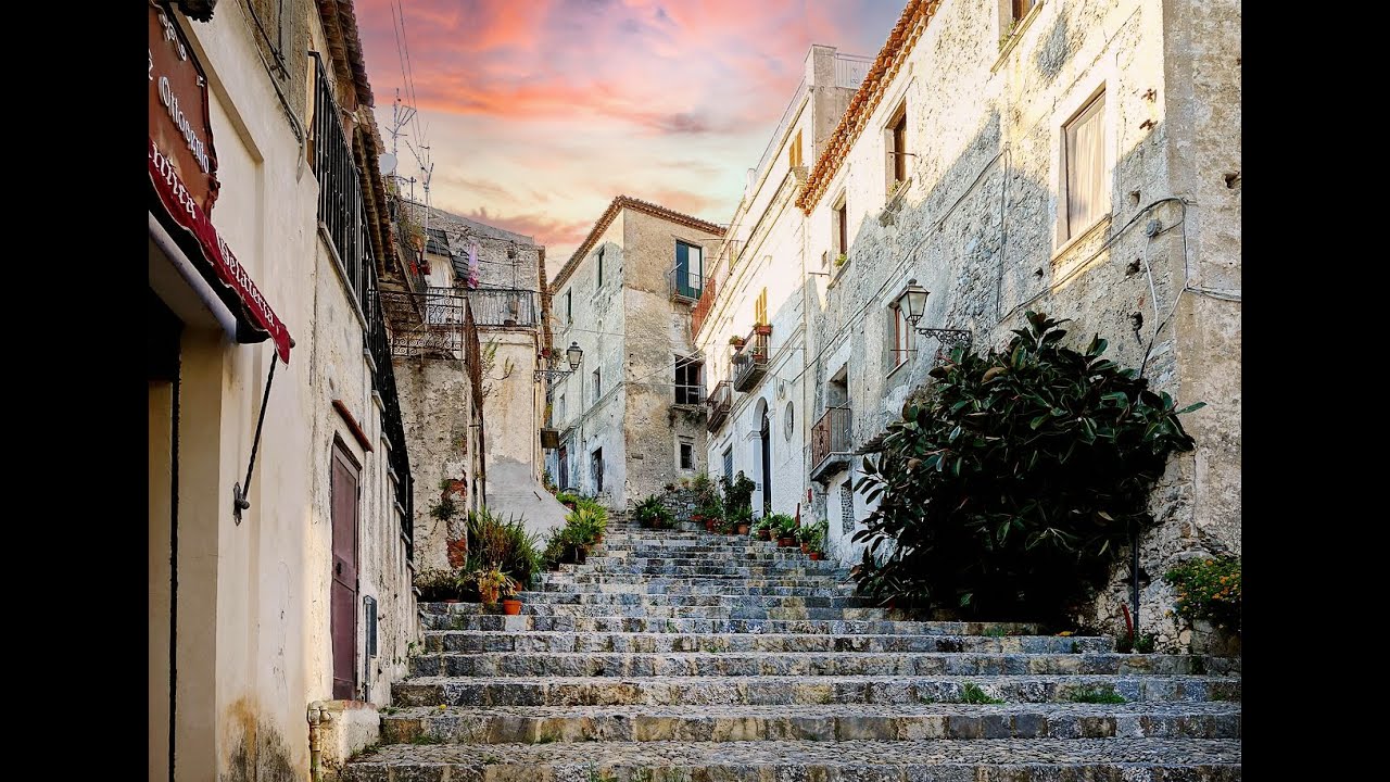 For Sale – Beautiful Home in the Historic Center of Scalea, Southern Italy