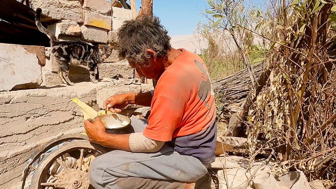 DON FELIPE Disfruta de un DELICIOSO DESAYUNO de ESTOFADO de YUCA en Medio del CAMPO