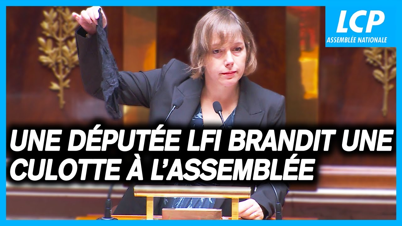 Une député LFI brandit une culotte. 