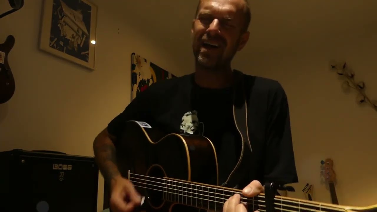 Acoustic 🎸 amateur cover - YUNGBLUD “Zombie”