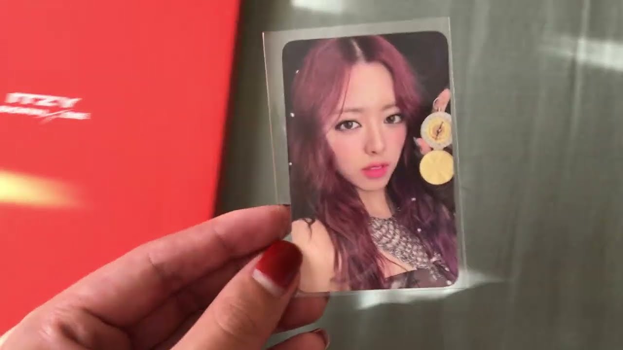 Unboxing: ITZY Born To Be (Standard A Ver.)
