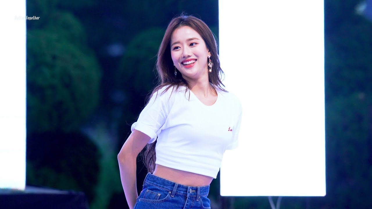 180525 에이프릴(April) 덕성여대 축제 '봄의나라 이야기(April Story)' 나은(NAEUN) 직캠 by 김이모 - 4K