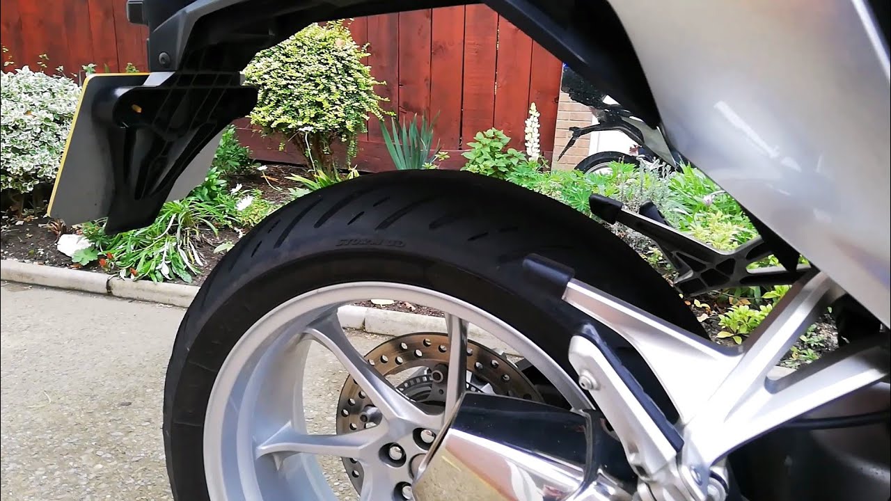 Avon Storm 3D xm tyre on vfr1200 chat. See link in description.