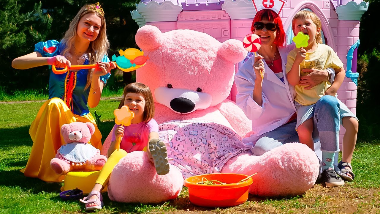Baby Bianca's Outdoor Cooking Fun | Pretend to Play, Kids & Outdoor Activities with Toy Bears