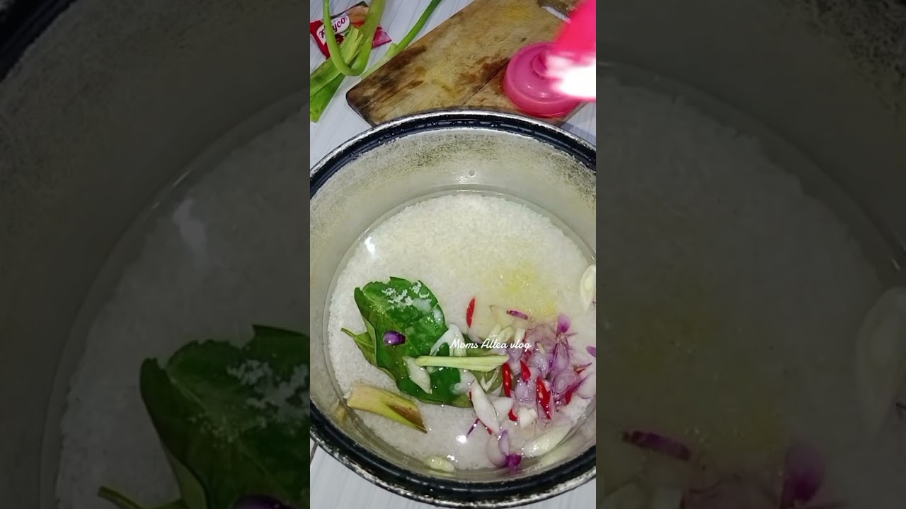 Nasi liwet, goreng asin peda, sambel, lalapan leunca, jengki, tumis rebung dll 
