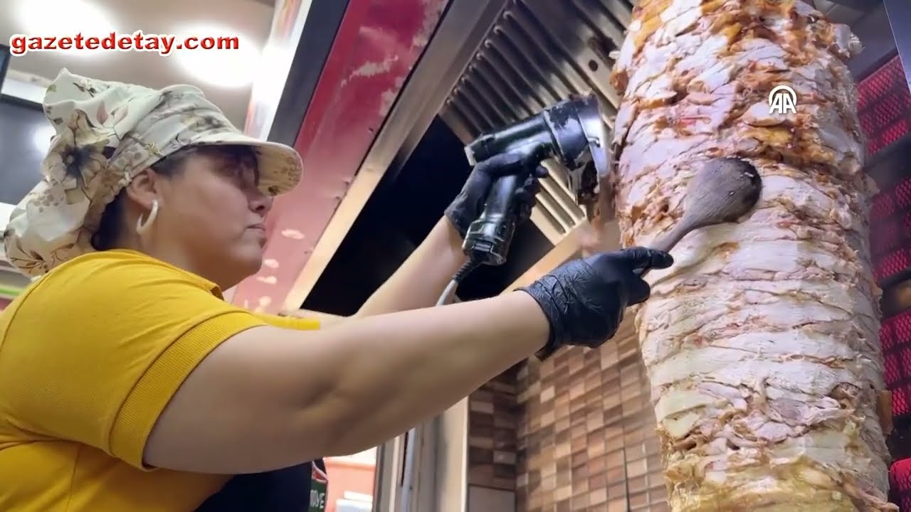 Hataylı depremzede kadın Aydın'da döner ustası oldu