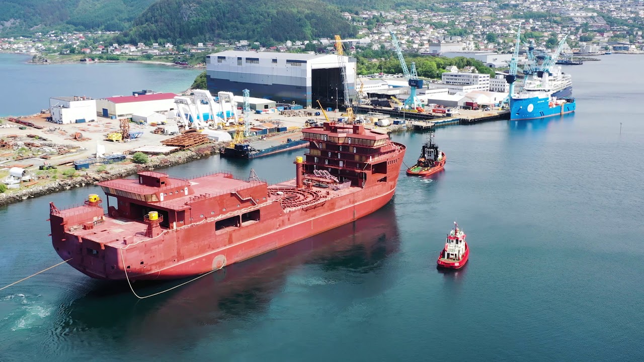 Hull of Nexans Aurora arriving Ulstein Verft