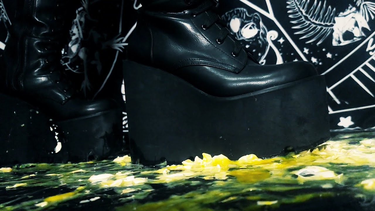 Splat! 🥚💥 Crushing Dozens of Eggs Under My Heavy Wedge Boots 👻🖤