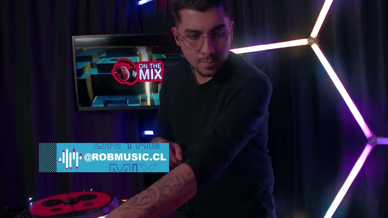 Escucha este On The Mix por Carolina - ¡Es Rob Music!