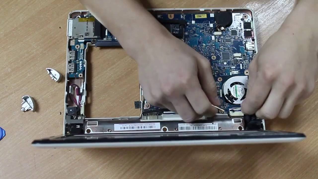 Acer Aspire One D250 - чистка от пыли (разборка, замена термопасты, сборка)